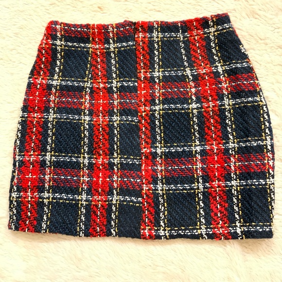 High Waist Plaid Skirt - Picture 10 of 11